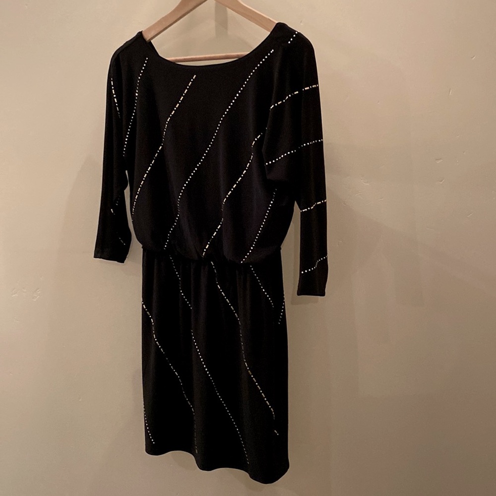 White House Black Market Dress with silver details. XS. Excellent condition.